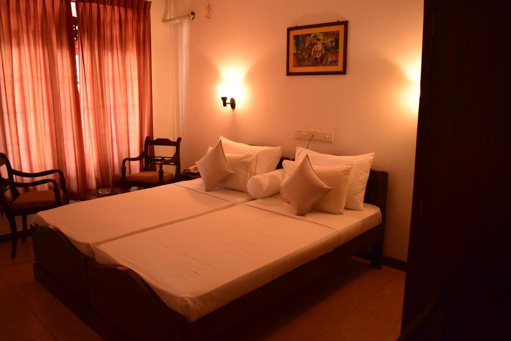 Hotel Lagoon Paradise Negombo Camera foto