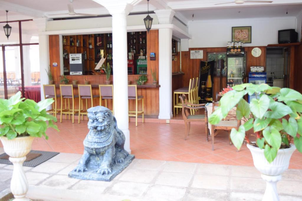 Hotel Lagoon Paradise Negombo Esterno foto